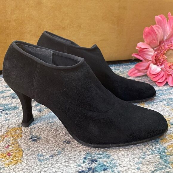Stuart Weizman Black Stretch Suede Ankle Boots Heels 10.5M - Picture 2 of 9